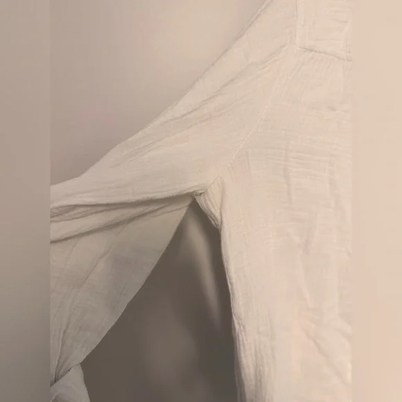 J.Crew 100% Cotton Gauze Airy Button Down Top; Beach Top; Classic Shirt; Large - Picture 8 of 10